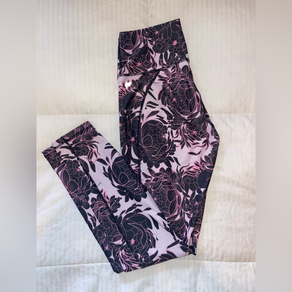 Fabletics peony flower leggings